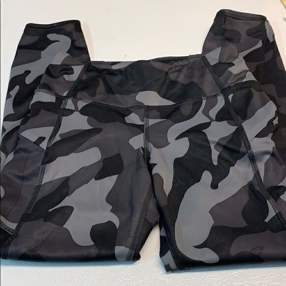 NWOT Athleta Camo Contender 7/8 Legging Sz Xs - Picture 10 of 13